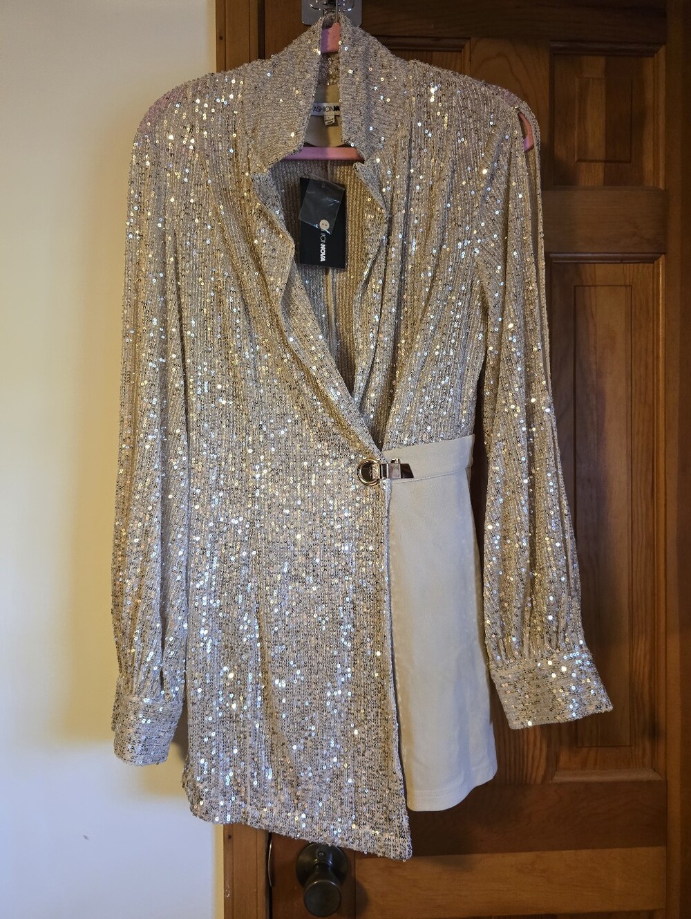 FashionNova Gold Sequin Shorts with Belt Wrap NWT - Picture 14 of 16